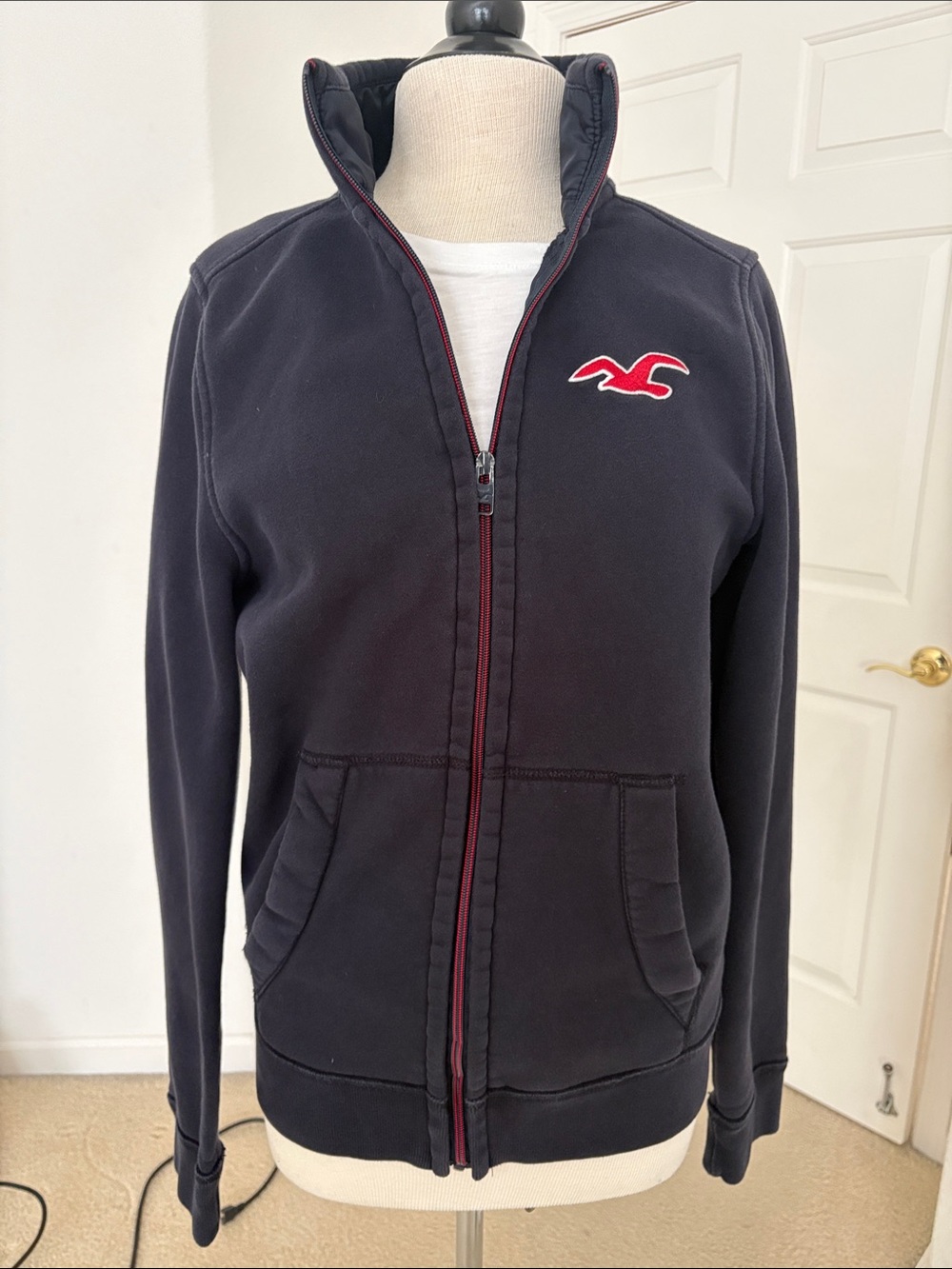 Hollister Vintage Y2K Black Zip-Up Seagull logo, fleece-lined jacket